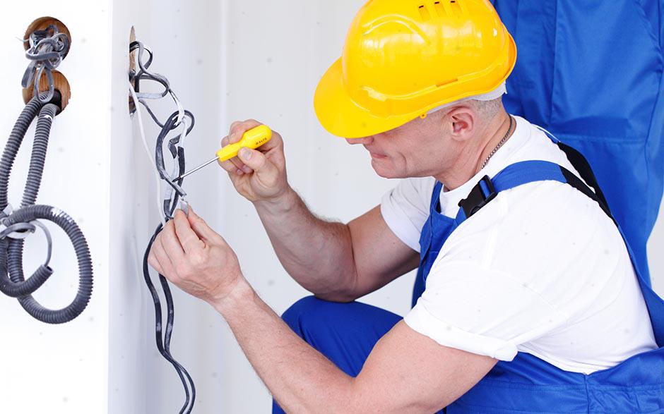 recherche électricien bâtiment Le Coudray-Montceaux